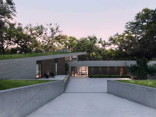 Pinwheel Residence in Texas by Baldridge Architects