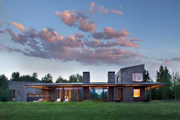 Crescent House in Wyoming by Carney Logan Burke Architects