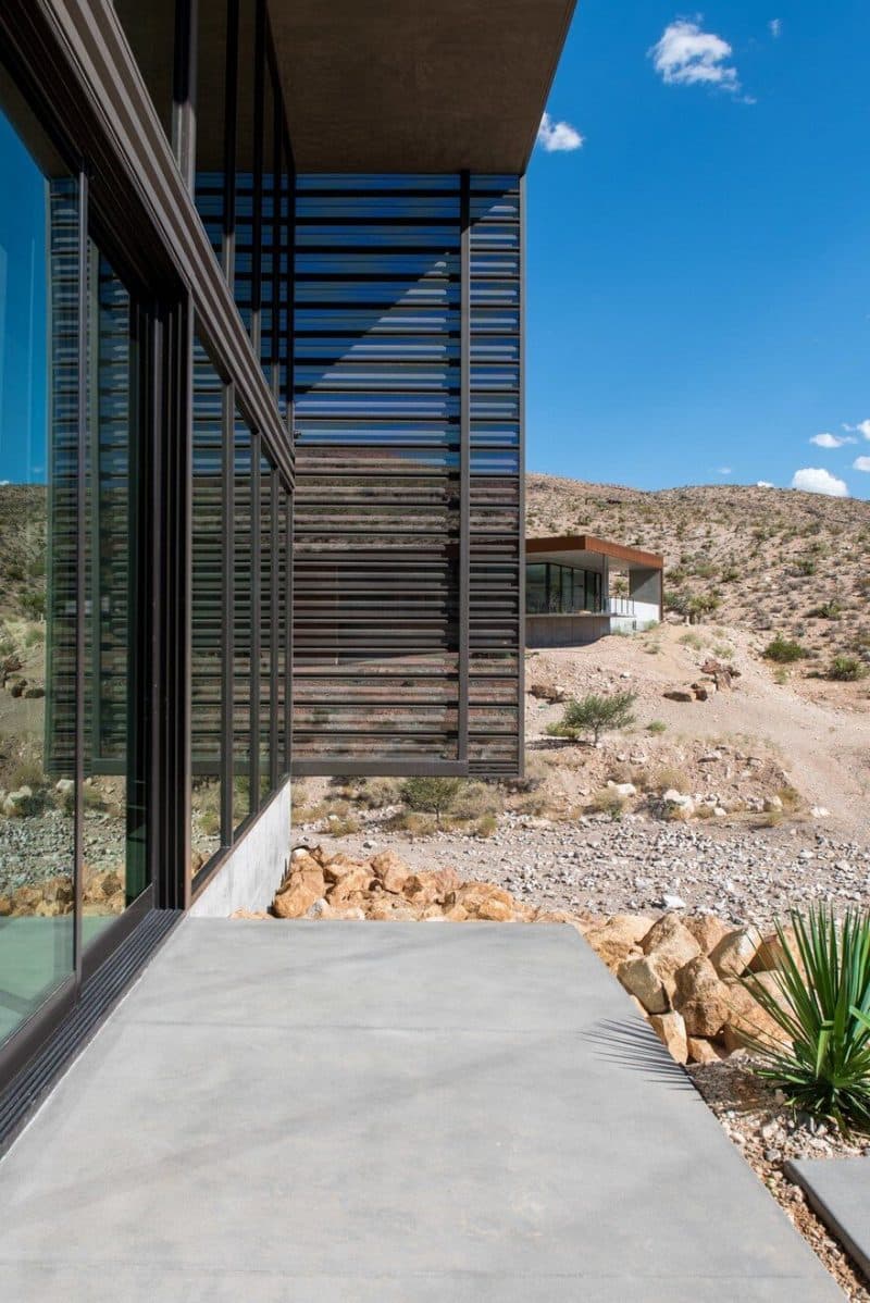 Rubber Ducky Trail House by Hoogland Architecture