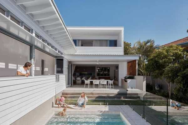 Golden Beach House by Nick Tyson Architecture