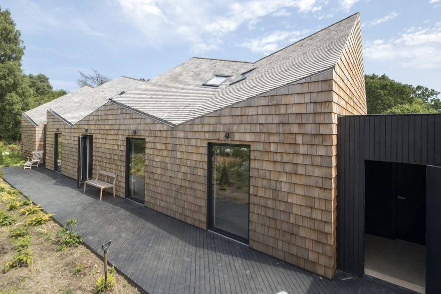 Blee Halligan Architects Transforms a Tired Brick Barn into Modern Accommodation 3