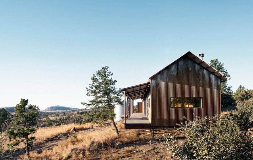 OfftheGrid Porch House in West Texas The Prow