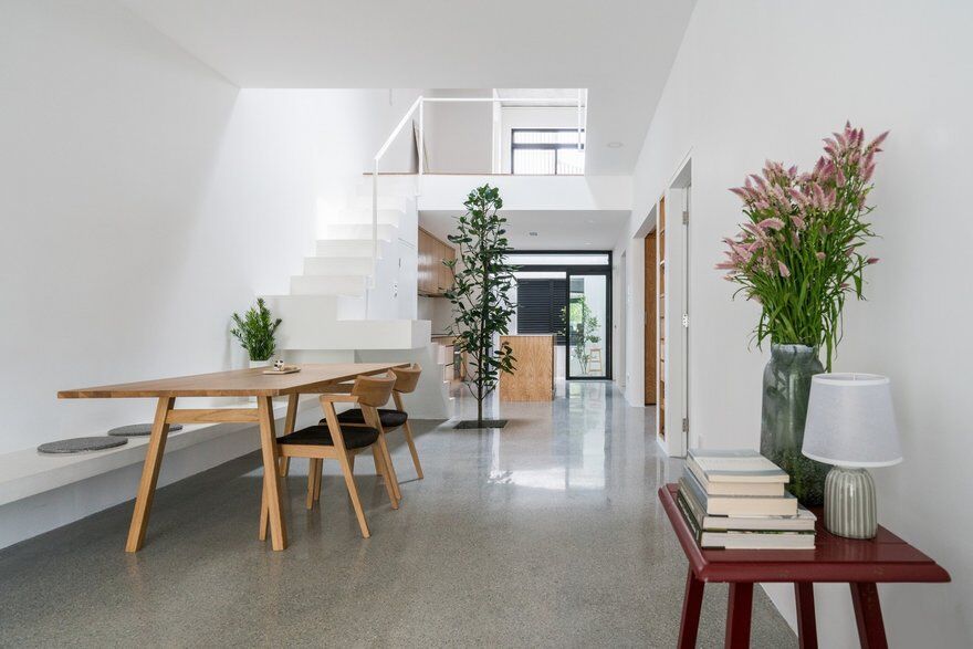 Minimalist Single Storey Terrace House by Fabian Tan Architect 5