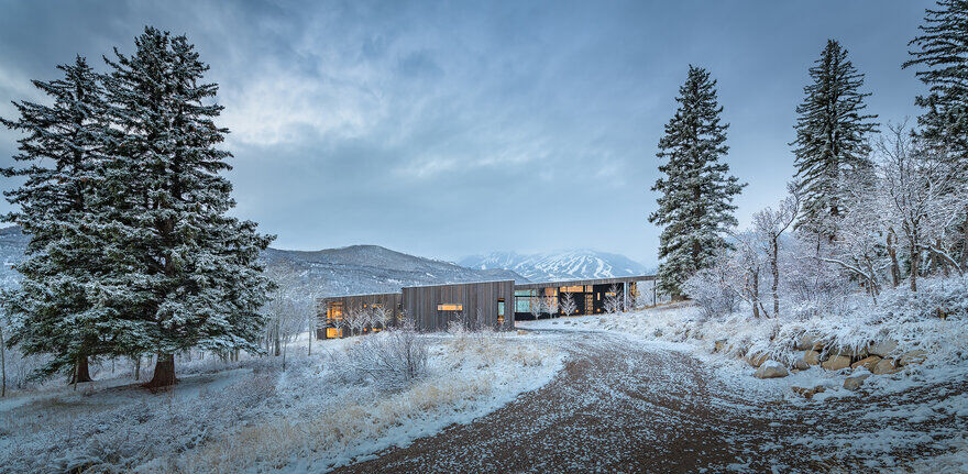 Old Pond Way Retreat Inspired by the Scandinavian Mountain Cabins
