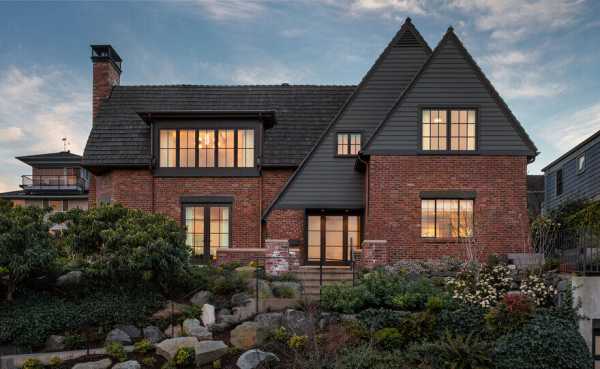 Modern Family Tudor / DeForest Architects and Ore Studios