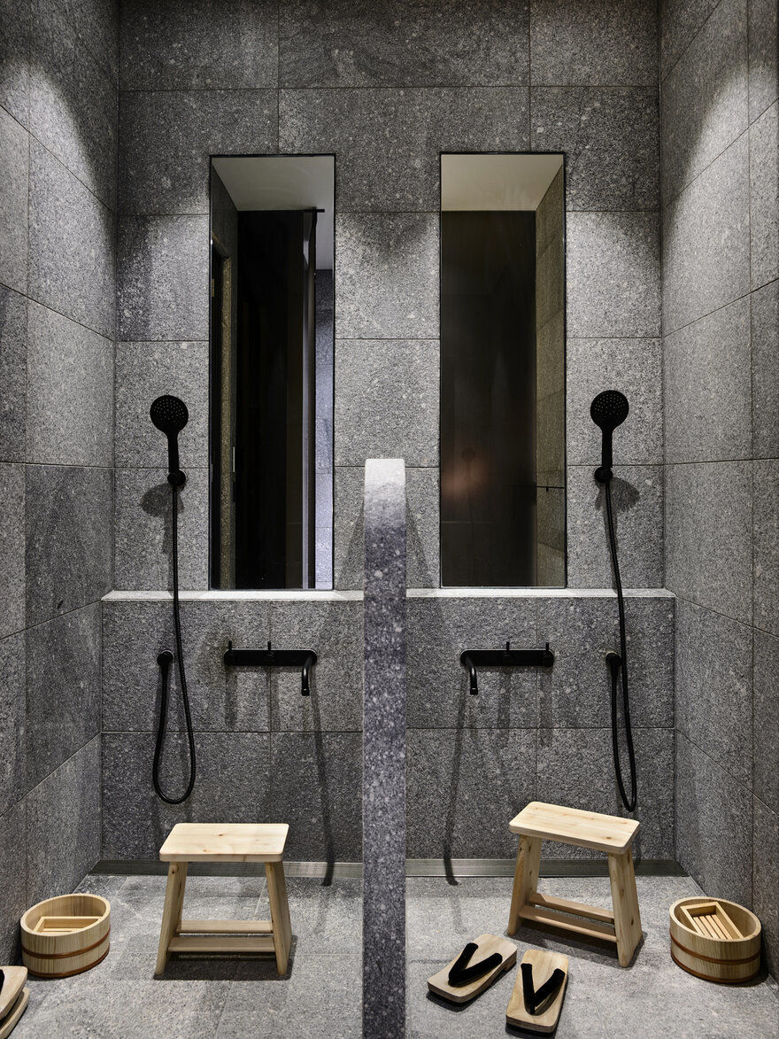 shower / B.E Architecture