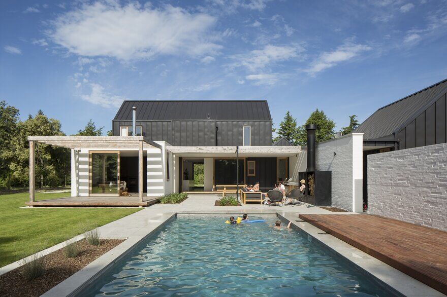 Ryan House By Arthouse Architects Is A Contemporary Take On The