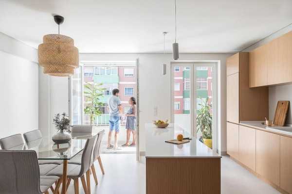 Pontinha Apartment / Paulo Moreira Architectures
