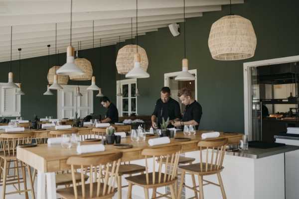 Restaurant 020 – A Historic Manor House is Transformed into a Restaurant and Beach Club