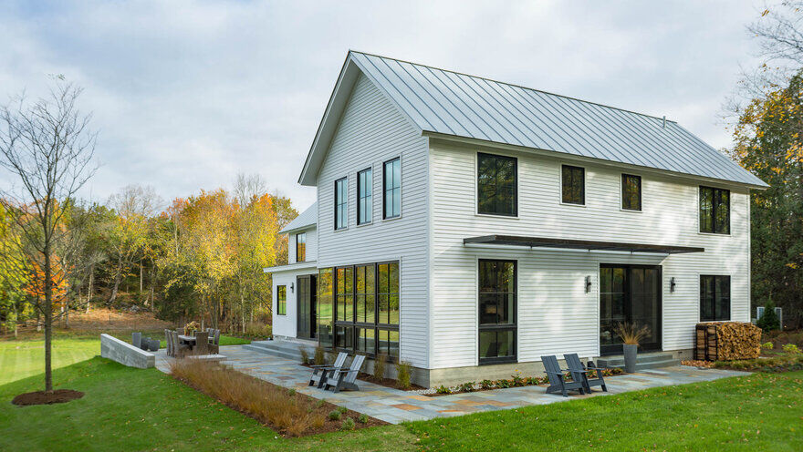 Vermont Modern Farmhouse / Joan Heaton Architects