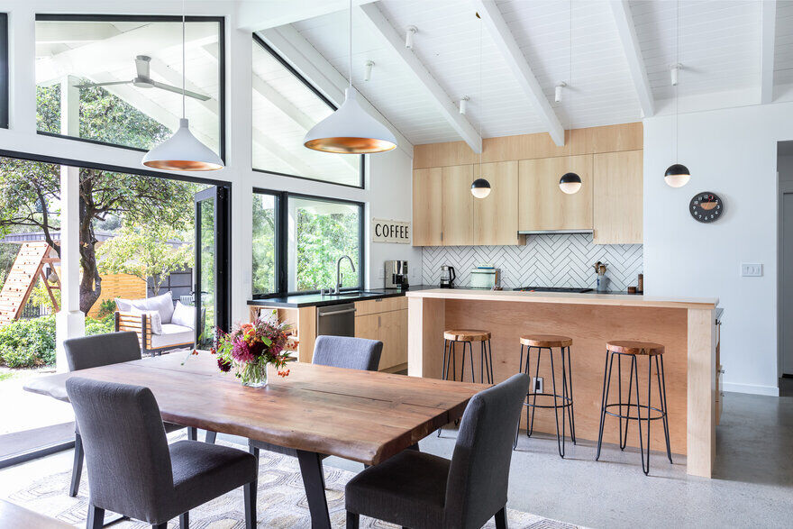 Extensive Remodel of a 1970s House in Auburn, California