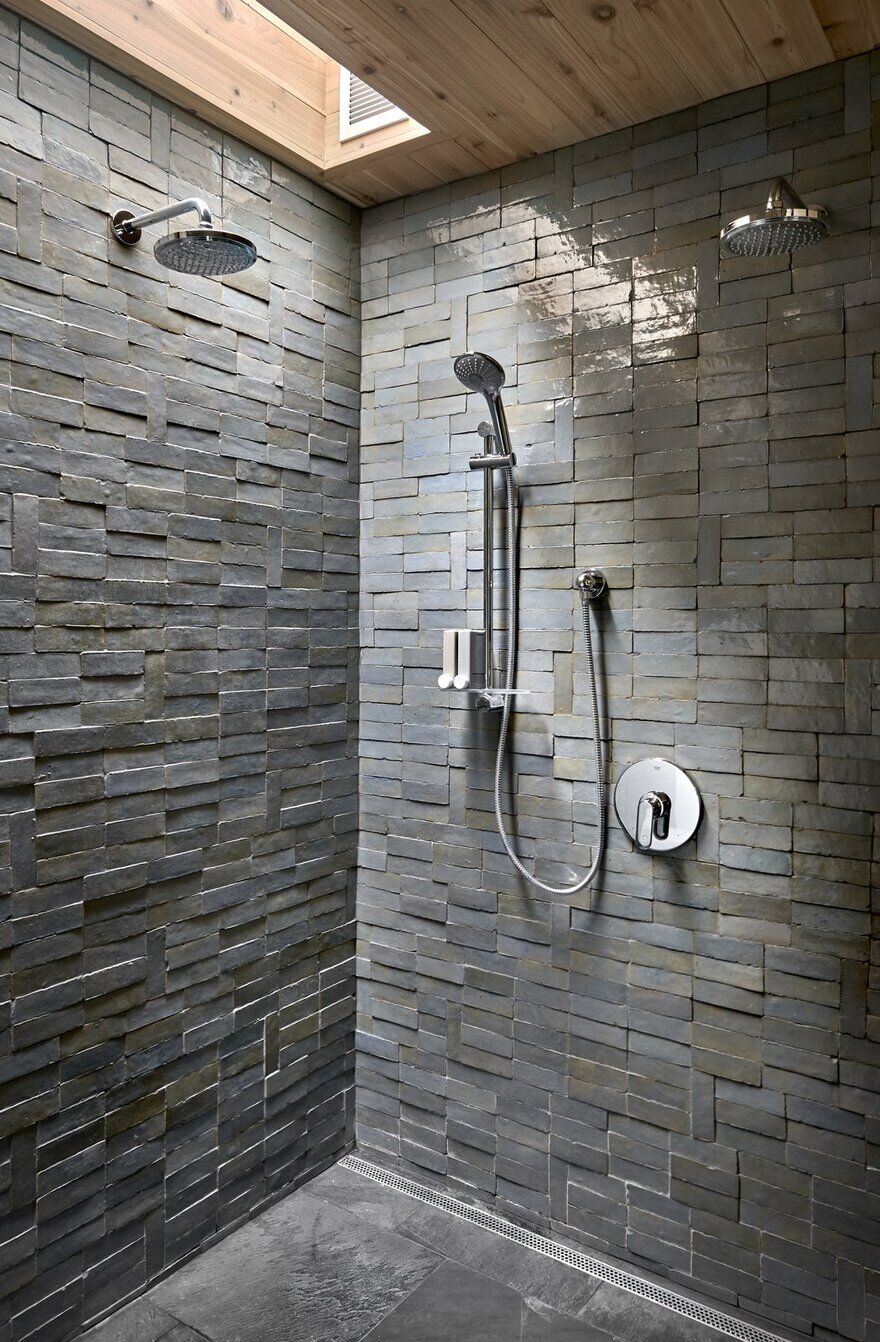 shower, Searl Lamaster Howe Architects