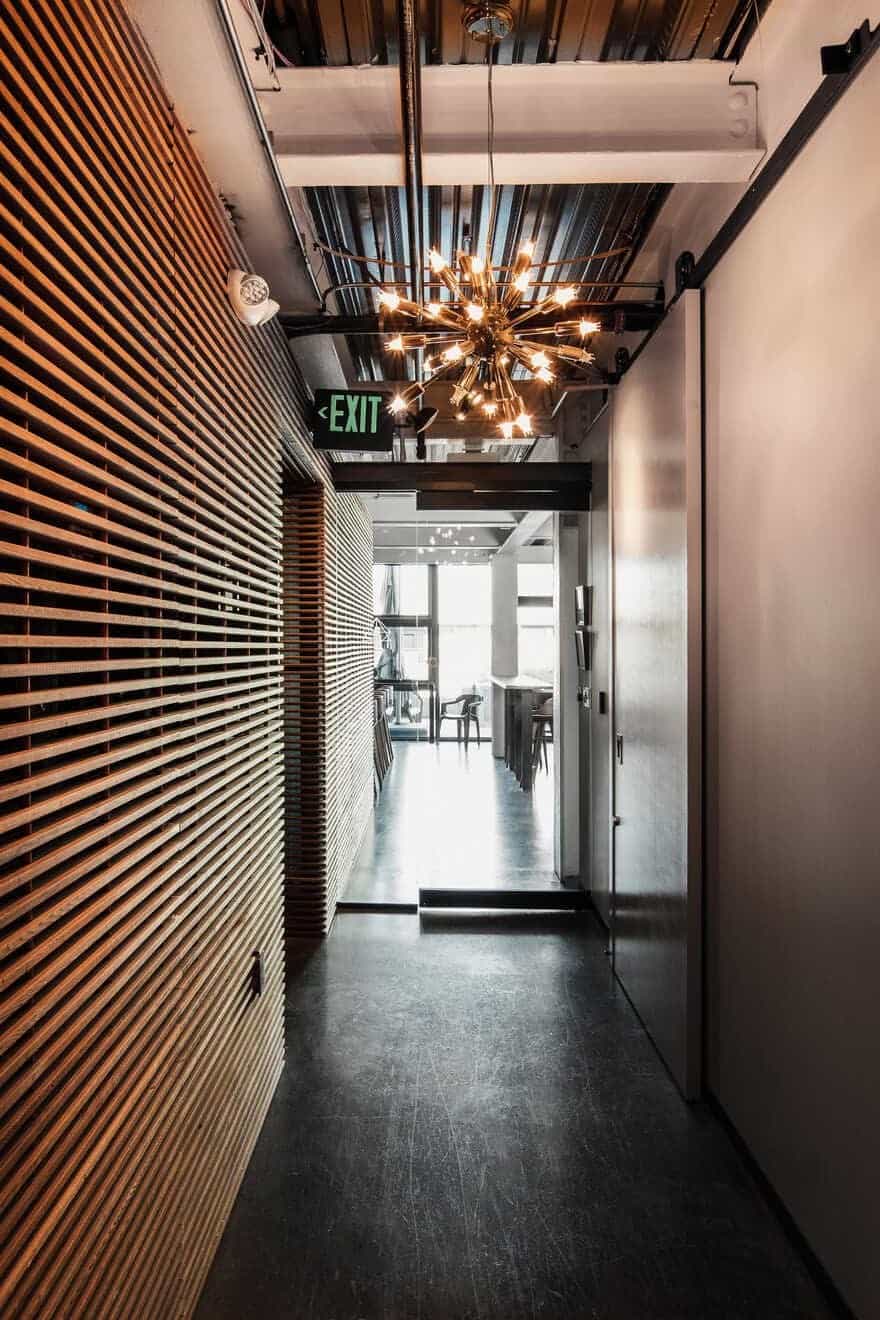 Cloud Room, Seattle / Graham Baba Architects