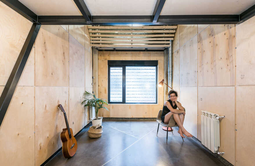 UPHouse in Madrid - a Recycled House into Another House