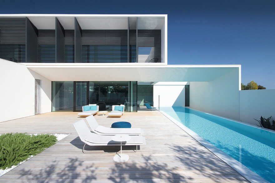 The Sile House in the Beach Town of Jesolo Lido, Italy / JM Architecture