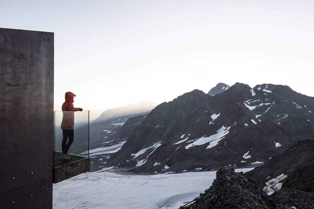 Viewing Platform Ötzi Peak 3251m: Reaching the Pea