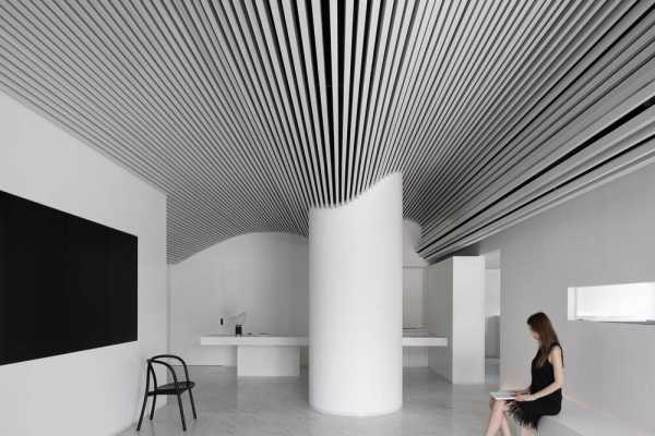 Runxuan Textile Office – A Pure White Space Filled with Rhythm