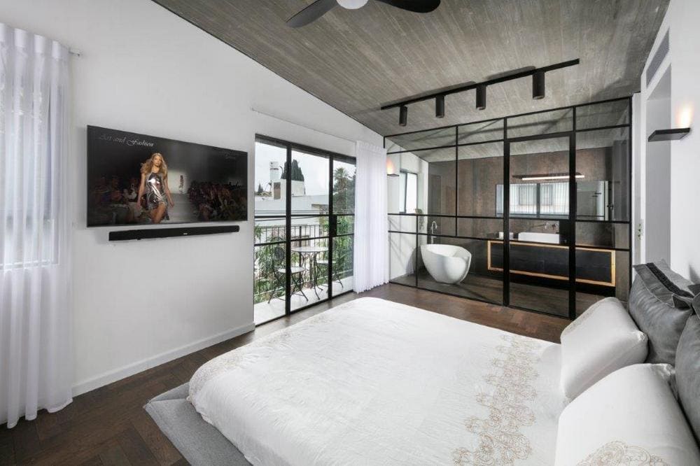 bedroom. Ron Shpigel Architects