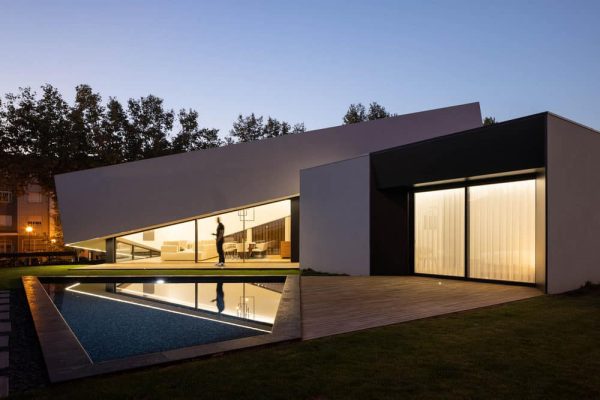 Tilt House by Mutant Architecture & Design