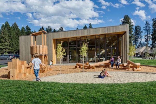 Hacker designs Lakeside at Black Butte Ranch, a Resort Recreation and Dining Complex that Frames the Surrounding Landscape