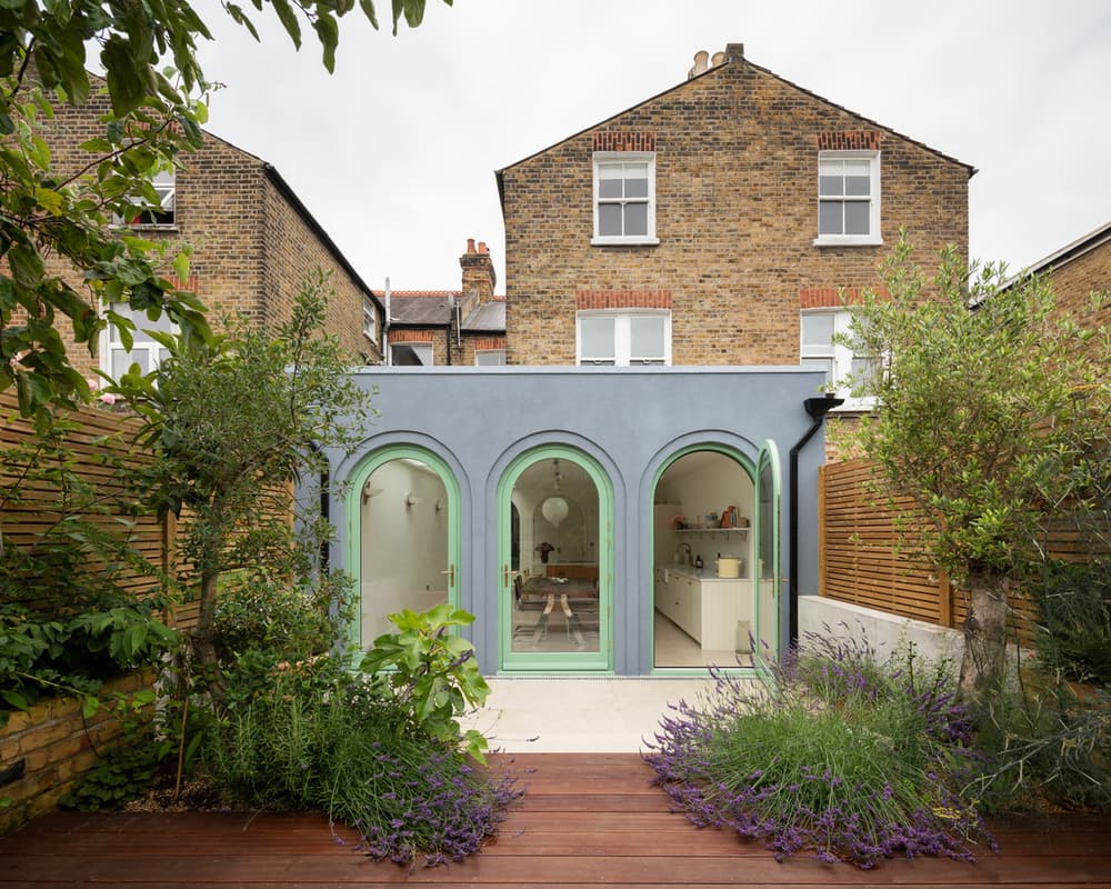 A Tuscan Veranda in London by Turner Architects