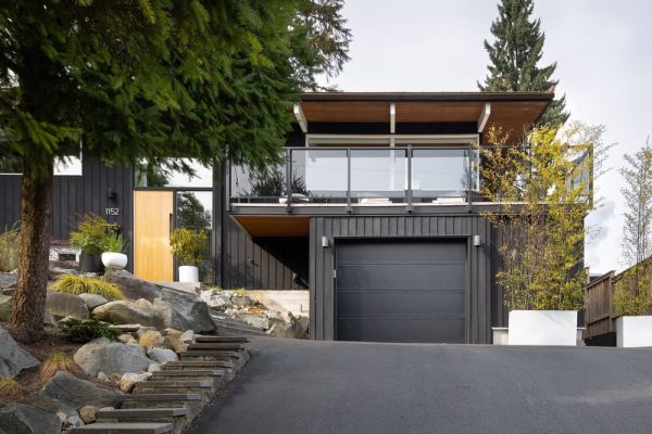 Kit House – A Stunning Mid-Century Renovation in North Vancouver