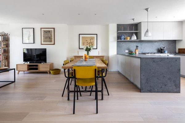 Clapham Common Southside Apartment by Granit Architects