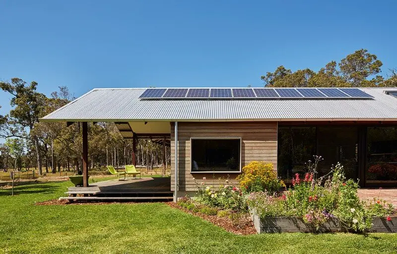 Modern Australian Farm House with Passive Solar Design