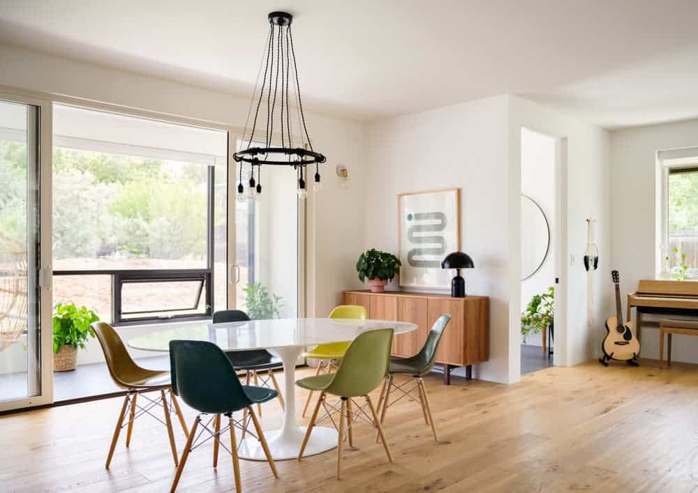 dining room, Medium Plenty