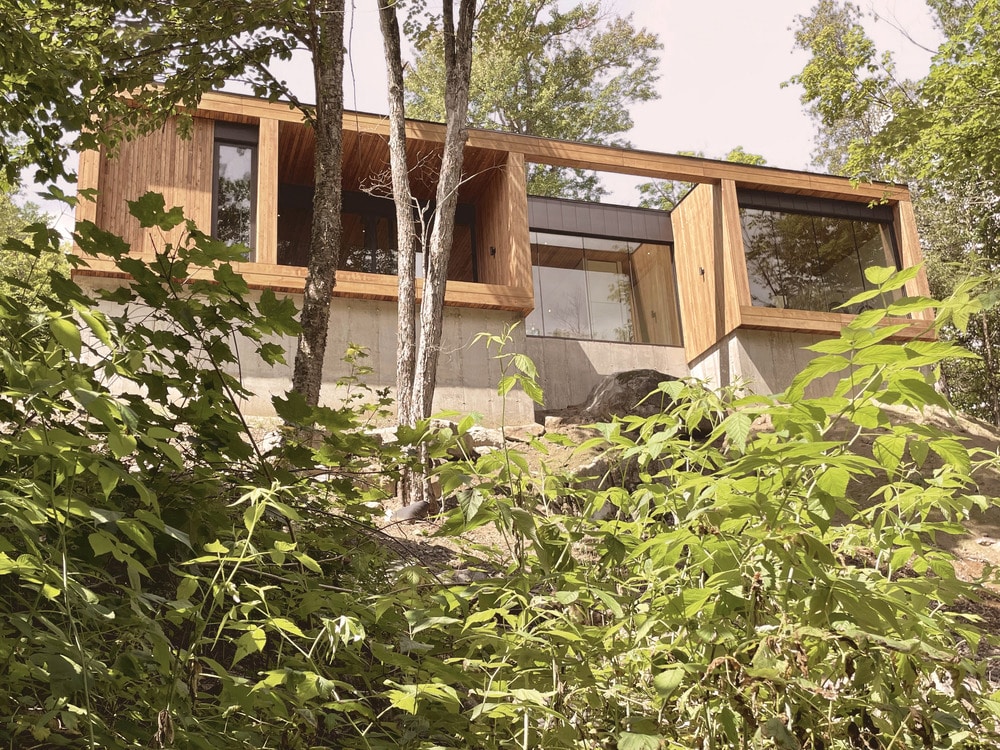 La Cadrée Perchée - A Home Where Wood and Natural Light Triumph