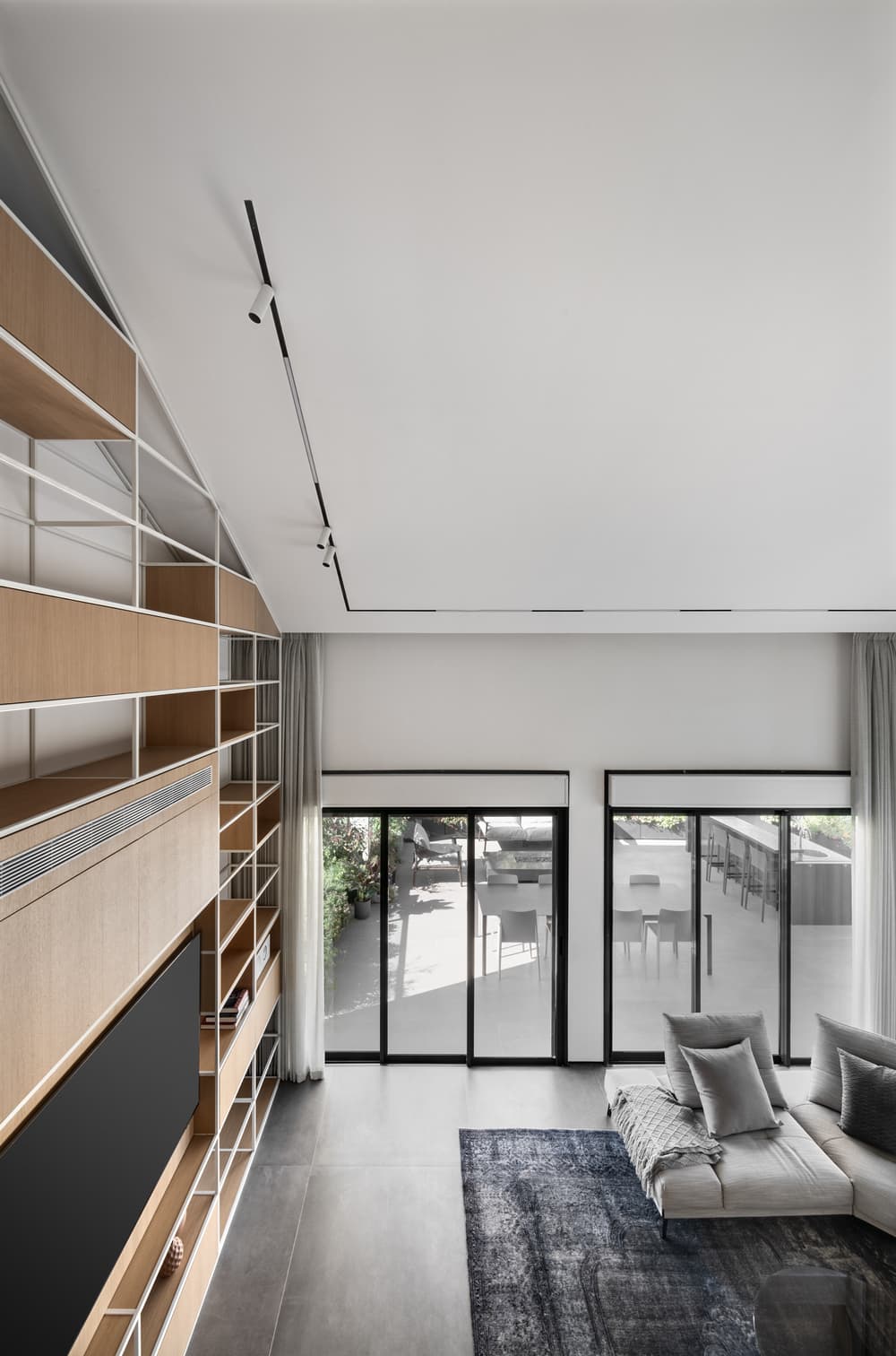 Penthouse Duplex Apartment in Sharon Region / Nitzan Horowitz
