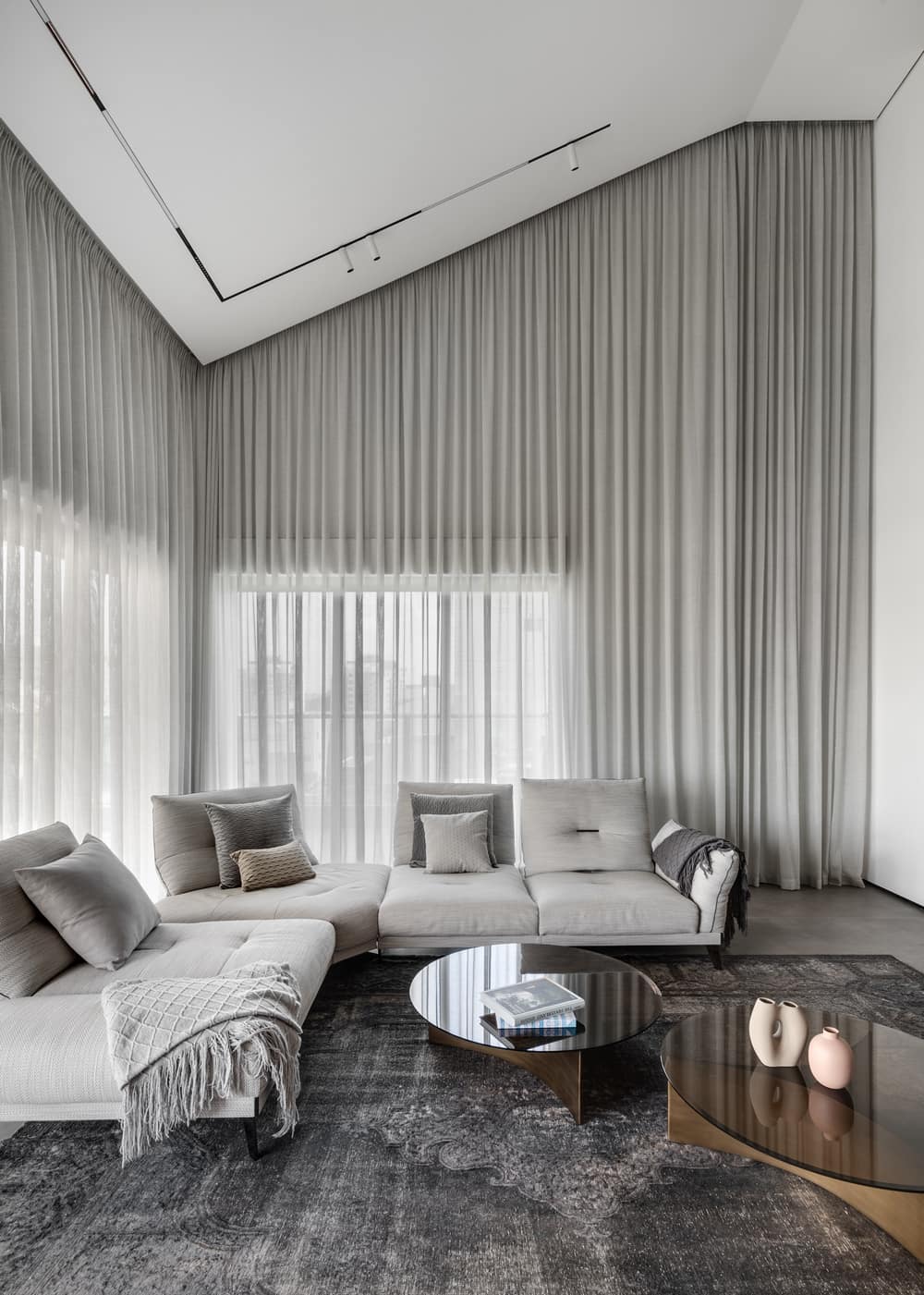 living room / Nitzan Horowitz
