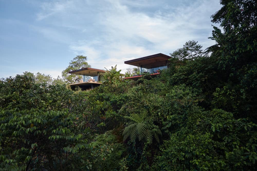 Two Minimalist-Shaped Villas Designed for Short-Term Rent