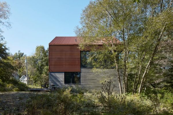 Chester House by MacKay-Lyons Sweetapple Architects