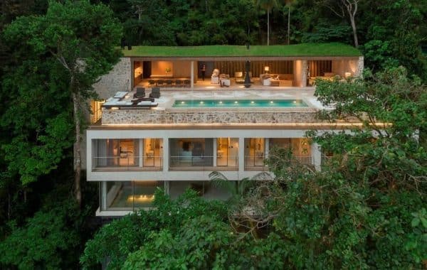 Atlantic Forest House / Studio Arthur Casas