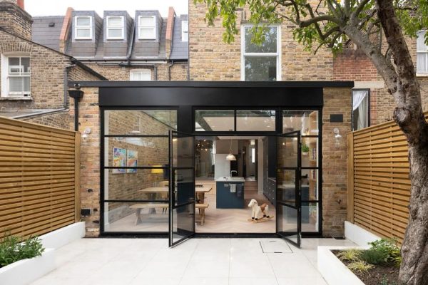 Chivalry Road Terraced House, London / Sketch Architects