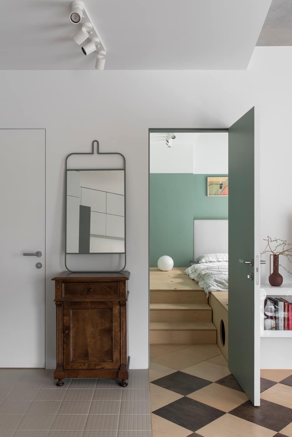 Takoye Apartment by Between the Walls