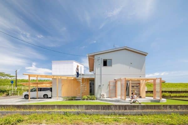 Shizuoka House – Extension and Renovation by Ayami Takada Architects
