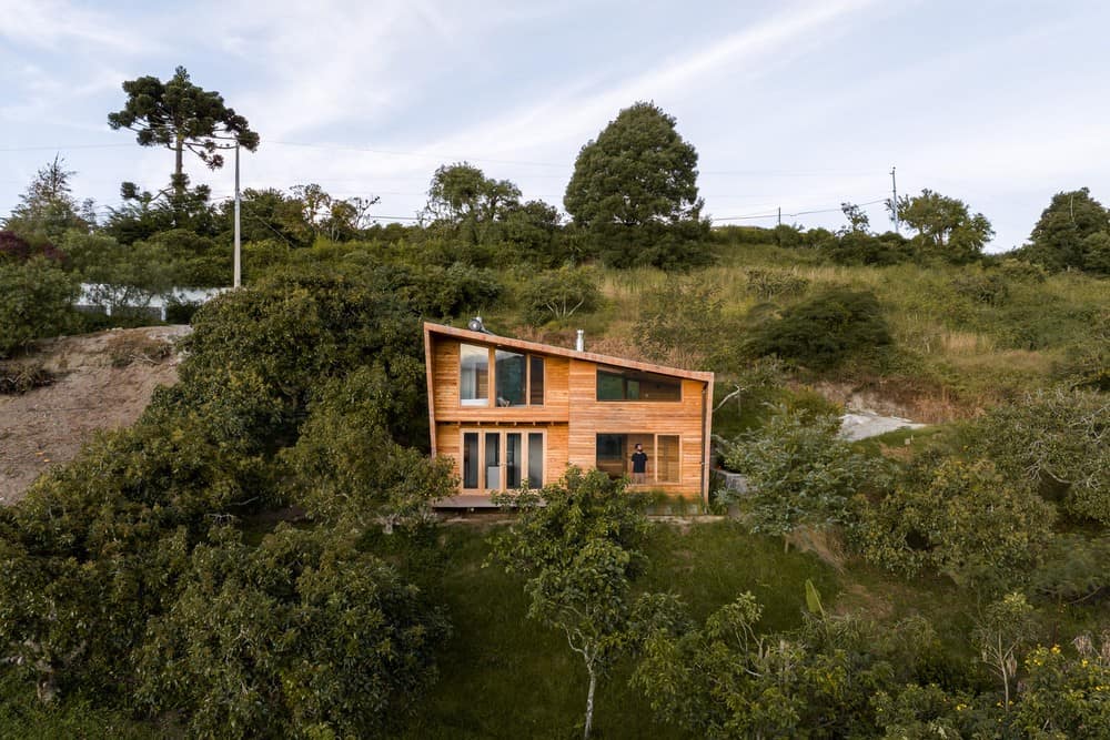 Perucho House / Pedro Calle + El Sindicato Arquitectura