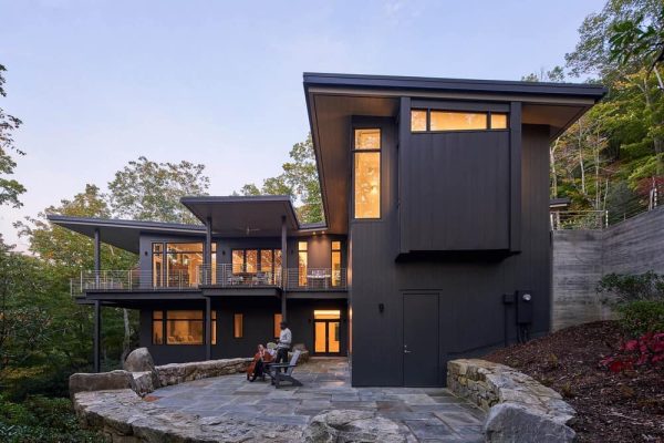 The Lookout Retreat / Altura Architects