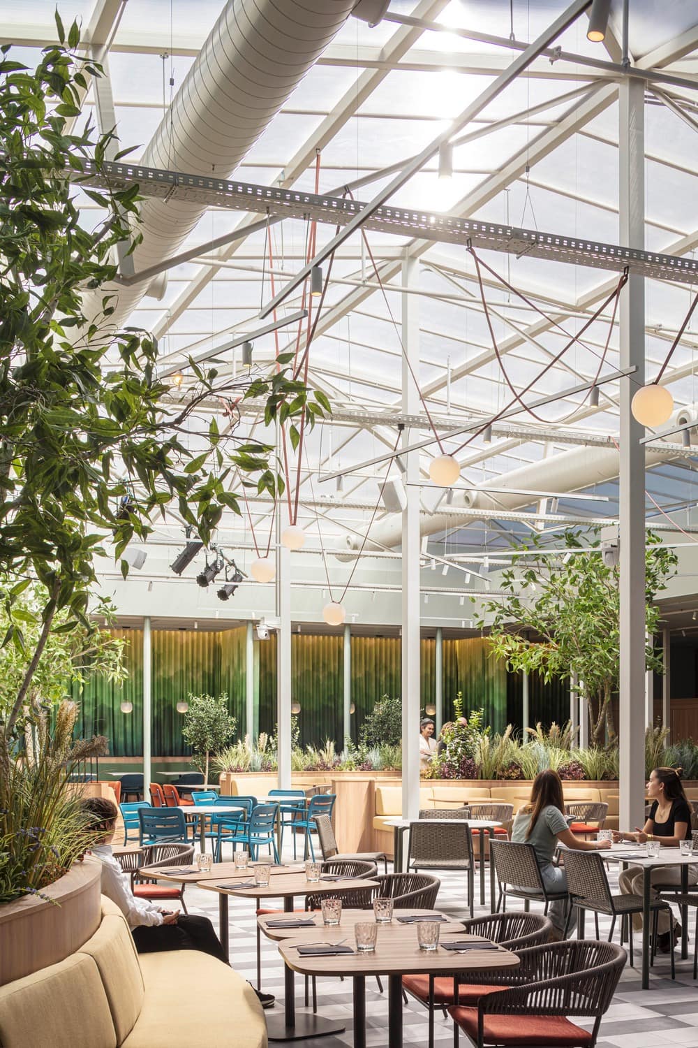 Simultaneo in Hotel Plaza, Barcelona - Restaurant, Bar & Lobby