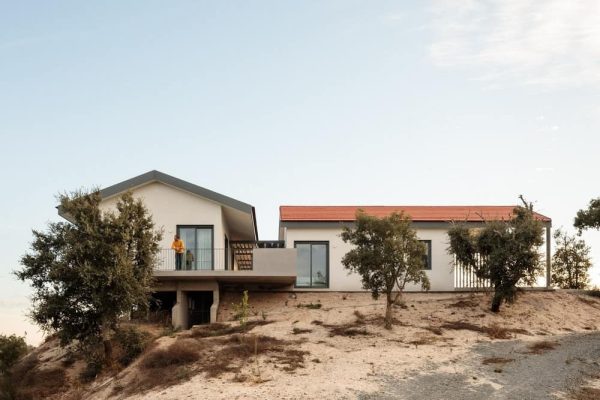 Monte da Caliça House / A+ Architecture