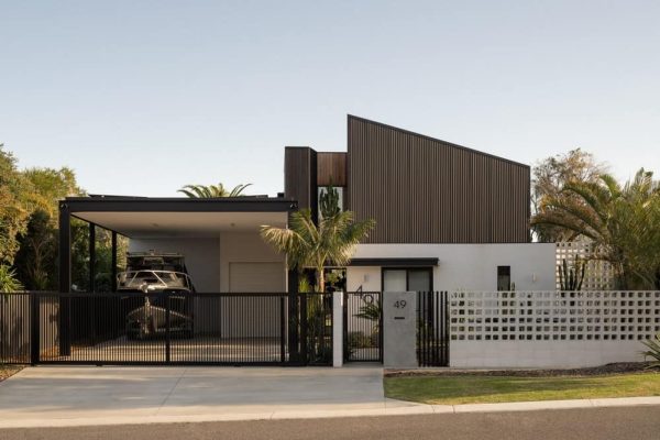 The Boatshed House / Dalecki Design