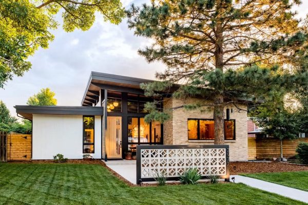 Park Hill Residence / Scandinavian Mid-Mod Ranch in Denver