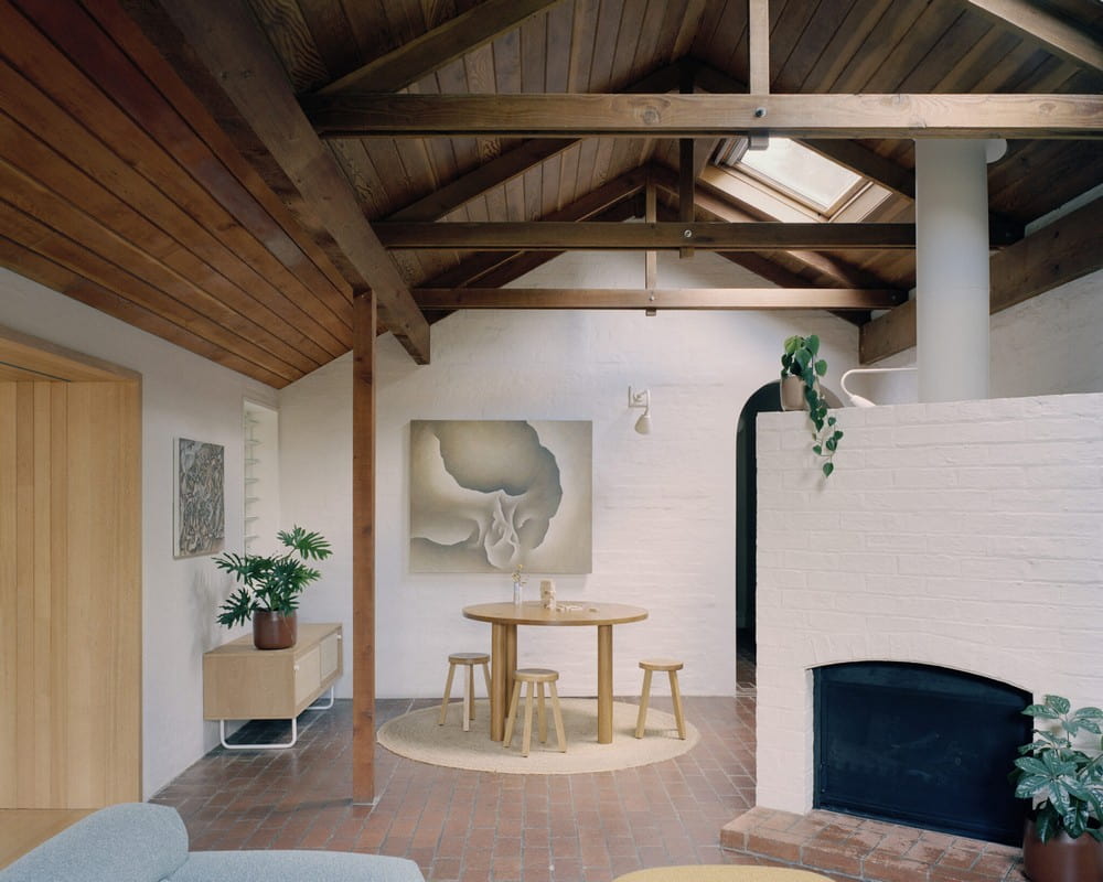Autumn House / Studio Bright