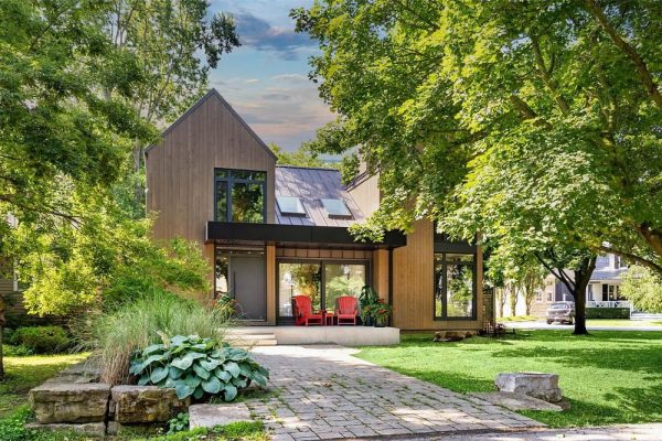 Smpl Design Studio’s Playful Scandinavian Cottage in Niagara-on-the-Lake
