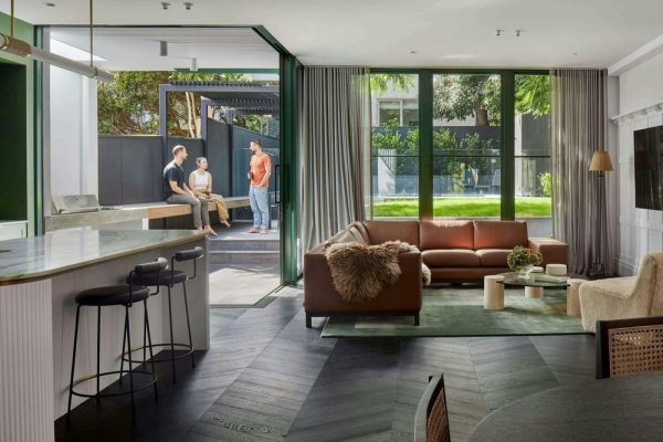 Wilgah Residence: Connecting Indoors and Outdoors with Style