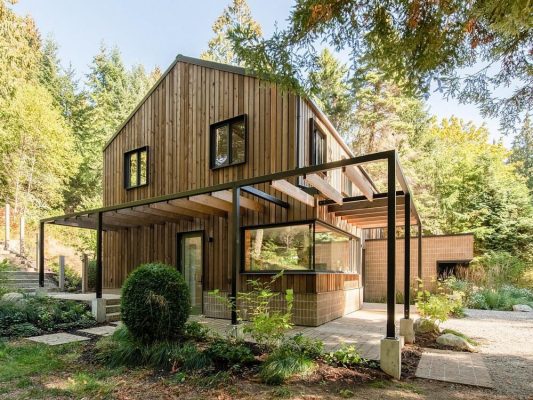 Roberts Creek Family Home / Callander Architecture