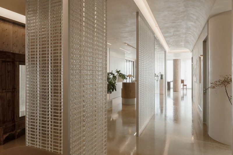 Zhi Chi Dental / WEBO Design