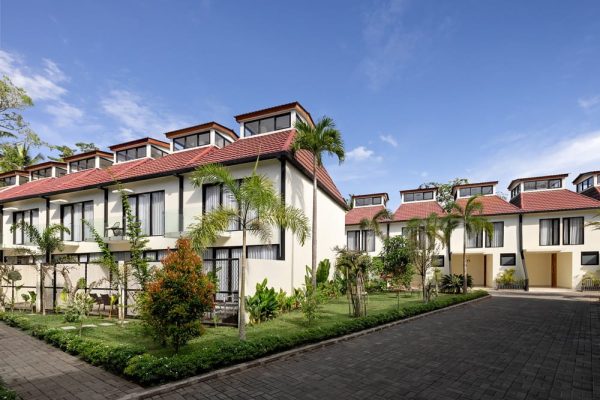 De Residence Pangandaran / Erik Petrus Architects